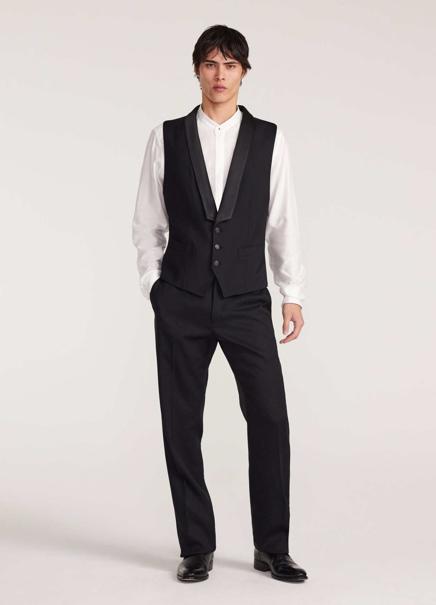 Gilet con revers in raso nero